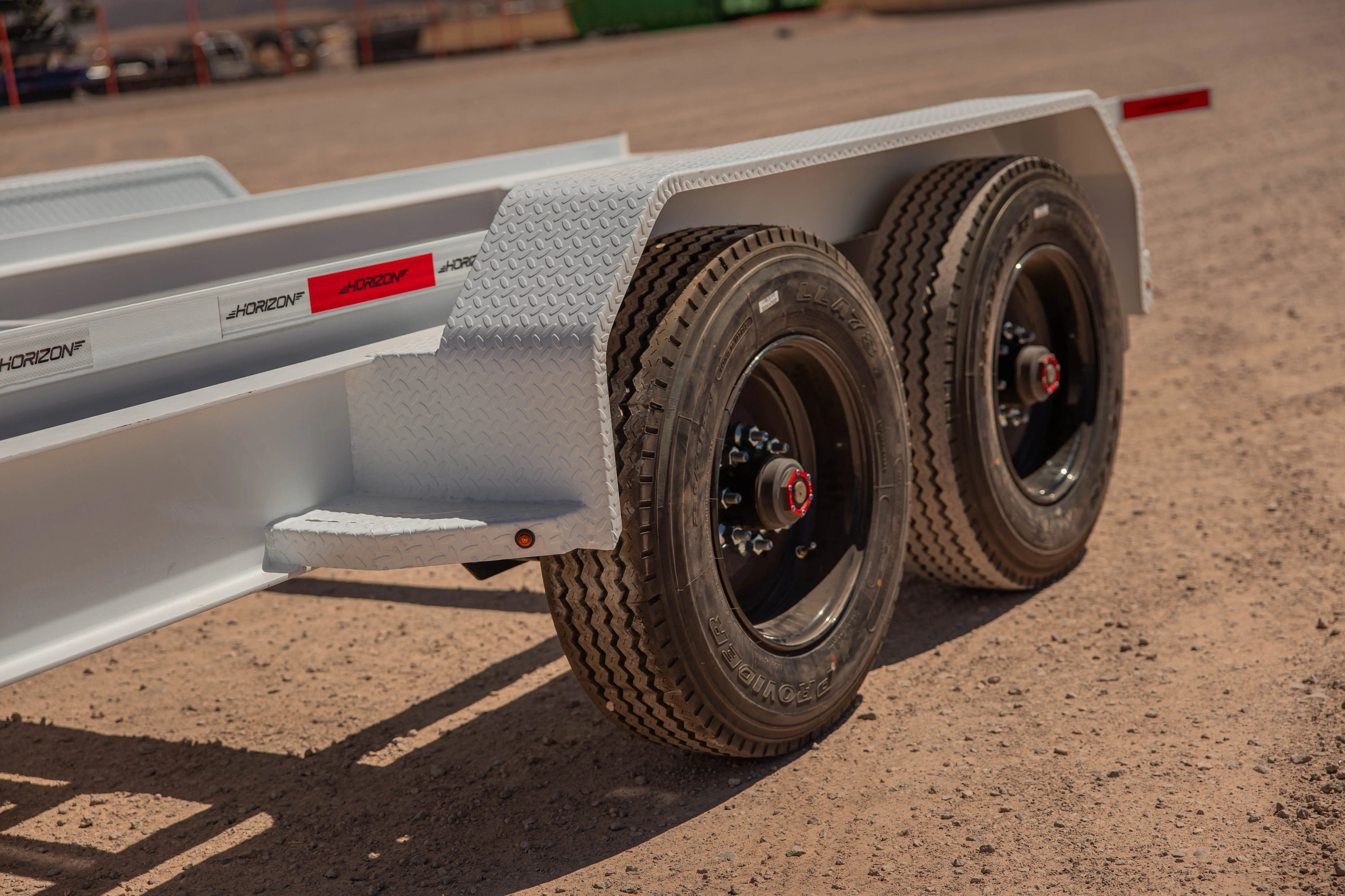 horizon trailers img